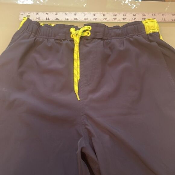 Nike swim shorts navy green medium drawstring, two pockets and one hidden pocket - Picture 8 of 9